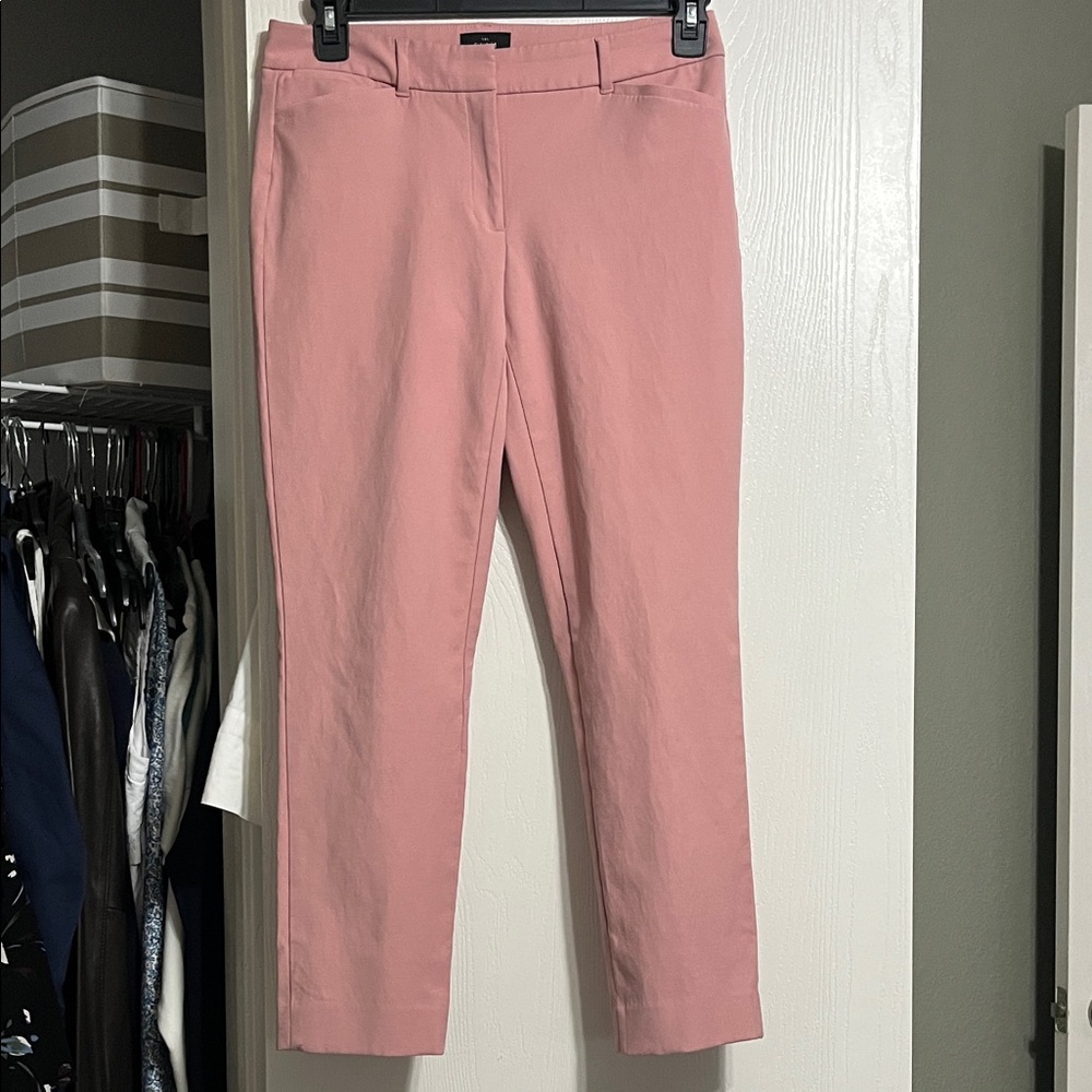 White House Black Market Pink Cropped Pants